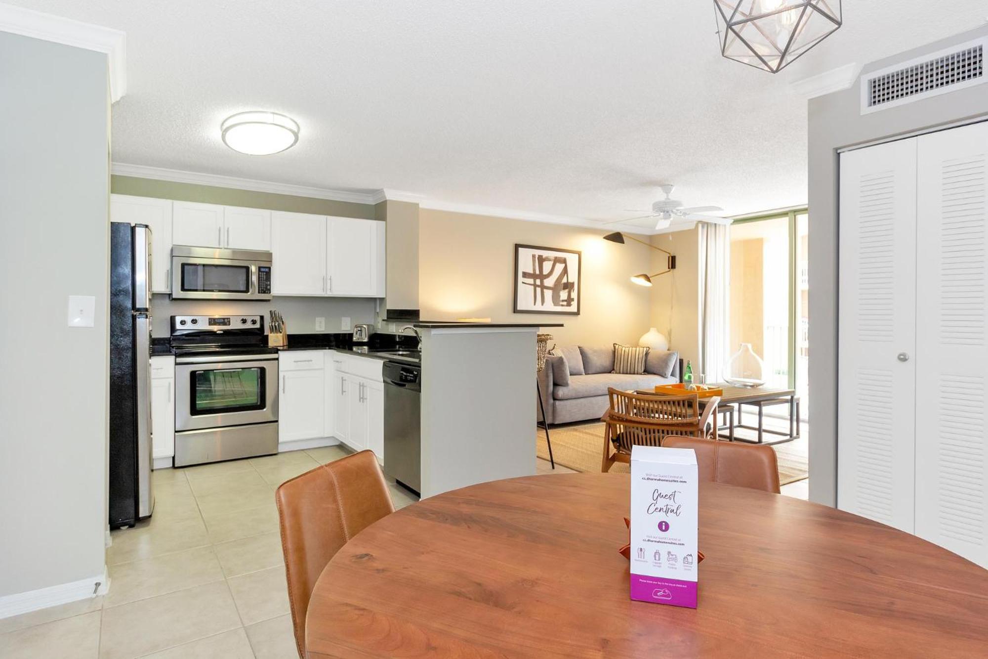 Dharma Home Suites Coral Gables At Gables Grand Plaza Miami Room photo