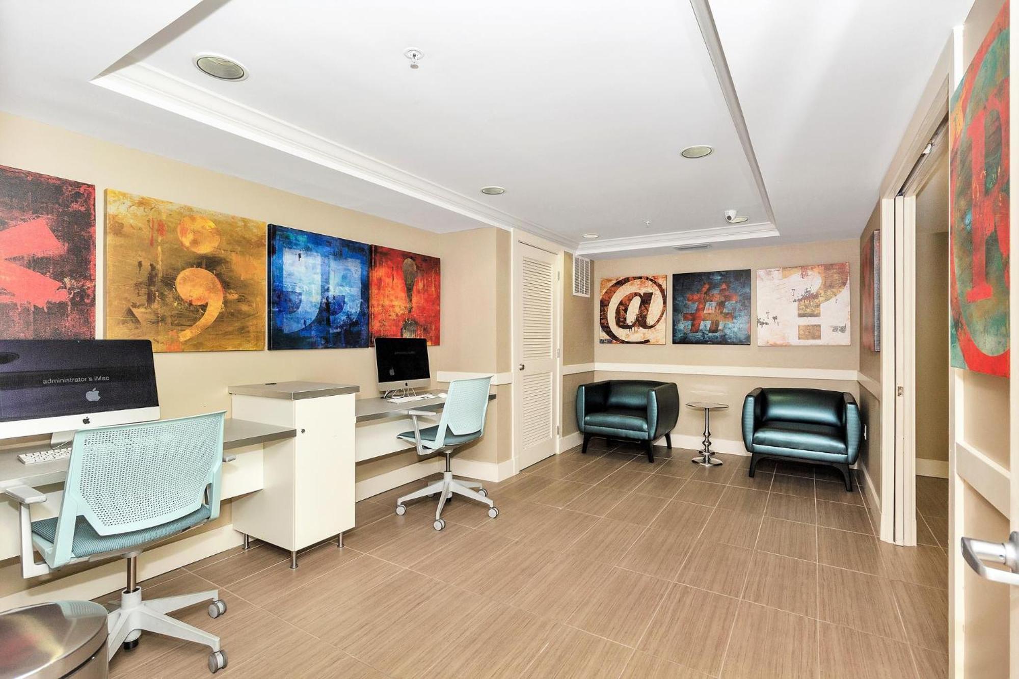 Dharma Home Suites Coral Gables At Gables Grand Plaza Miami Room photo