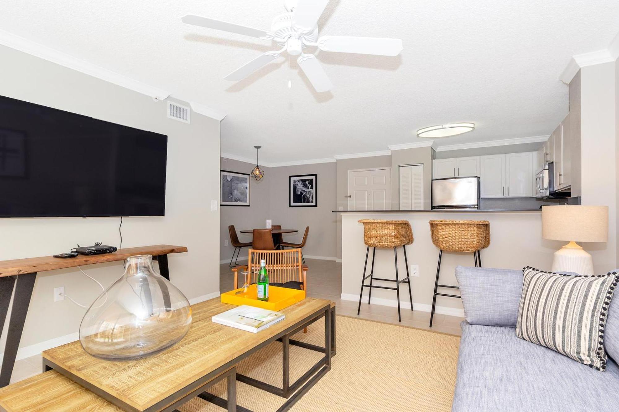 Dharma Home Suites Coral Gables At Gables Grand Plaza Miami Room photo