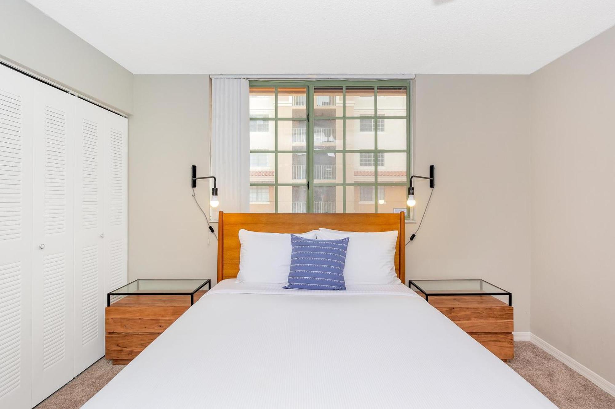 Dharma Home Suites Coral Gables At Gables Grand Plaza Miami Room photo